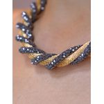 Colar torcido brilhante