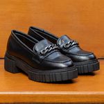 Mocassim Molly Feminino Tratorado Preto com Metal Prata