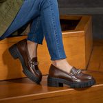 Mocassim Molly Feminino Tratorado Capuccino com Metal Dourado