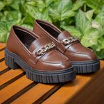Mocassim Molly Feminino Tratorado Capuccino com Metal Dourado