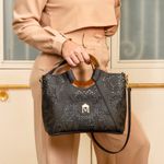 Bolsa em Material Tecnológico Preto com Trabalho a Laser Sol