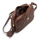 Bolsa em Couro Capuccino com Matelasse e Bambolim Amanda 