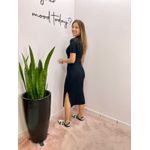 VESTIDO MIDI CANELADO FENDAS PRETO