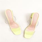 Sandália Mule Vinil Salto Bloco Isis Lemon