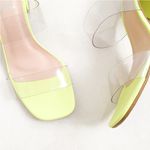 Sandália Mule Vinil Salto Bloco Isis Lemon