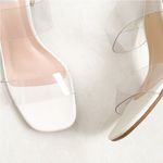 Sandália Mule Vinil Salto Bloco Isis Off White