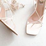 Sandália Salto Amarração Off White