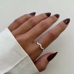 ANEL ONDULADO PRATA 925