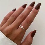 ANEL LISO LETRA C PRATA 925