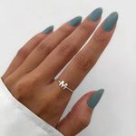 ANEL LISO LETRA M PRATA 925