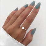 ANEL REDONDO LETRA J PRATA 925