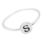ANEL REDONDO LETRA S PRATA 925