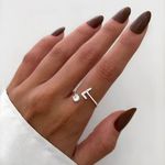 ANEL REGULÁVEL LETRA CRAVEJADO ZIRCÔNIA CRISTAL PRATA 925