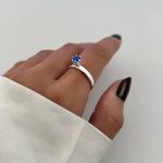 ANEL SOLITÁRIO AZUL ESCURO PRATA 925