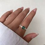 ANEL QUADRADO ZIRCÔNIA CRISTAL E ZIRCÔNIA ESMERALDA PRATA 925