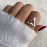 ANEL TRIÂNGULO PRATA 925