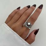 ANEL ENVELHECIDO PEDRA CABOCHÃO BRANCA PRATA 925