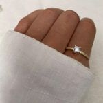 ANEL SOLITÁRIO ZIRCÔNIA CRISTAL E AMARELO PRATA 925