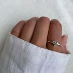 ANEL TRIÂNGULO ZIRCÔNIA ONIX PRATA 925