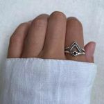 ANEL INDIANO FLOR ZIRCÔNIA ONIX PRATA 925