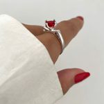 ANEL SOLITÁRIO ZIRCÔNIA VERMELHA PRATA 925