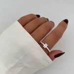 ANEL SOLITÁRIO RETANGULAR ZIRCÔNIA CRISTAL PRATA 925