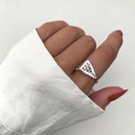 ANEL TRIÂNGULO ZIRCÔNIA COLORIDA PRATA 925