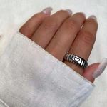 ANEL SINETE CORAÇÃO INDIANO PRATA 925