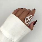 ANEL ARO TRABALHADO LISO PRATA 925