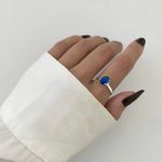 ANEL PEDRA OVAL ZIRCÔNIA AZUL ESCURO E CRISTAL PRATA 925