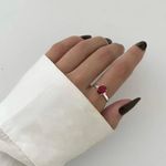 ANEL PEDRA OVAL ZIRCÔNIA VERMELHO E CRISTAL PRATA 925