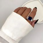 ANEL QUADRADO ZIRCÔNIA AZUL ESCURO E CRISTAL PRATA 925