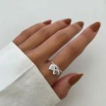 ANEL ARO FINO CORAÇÃO ZIRCÔNIA CRISTAL PLACA LETRA M PRATA 925