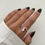 ANEL ARO FINO PLACA LETRA R CORAÇÃO VERMELHO PRATA 925