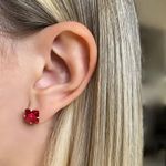 BRINCO QUADRADO ZIRCÔNIA ROSA ESCURO PRATA 925