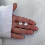 BRINCO LOSANGO ZIRCÔNIA CRISTAL E COLOR PRATA 925