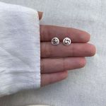 BRINCO SÍMBOLO OM PRATA 925