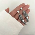 BRINCO PENA INDIANO PEDRA BRANCA PRATA 925