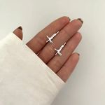 BRINCO CRUZ JESUS LISO PRATA 925