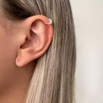 PIERCING FURO GATINHO ZIRCÔNIA CRISTAL PRATA 925