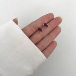 BRINCO RETANGULAR ZIRCÔNIA VERMELHA PRATA 925