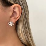 BRINCO DE FLOR COM PÉROLA PRATA 925