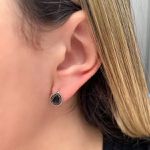 BRINCO GOTA INDIANO PEDRA ONIX PRATA 925