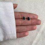 BRINCO GOTA PEDRA PRETA PRATA 925