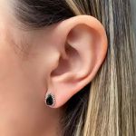 BRINCO GOTA PEDRA PRETA PRATA 925