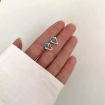 BRINCO TRIÂNGULO PEDRA TURQUESA PRATA 925