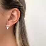 BRINCO TRIÂNGULO ZIRCÔNIA CRISTAL PRATA 925