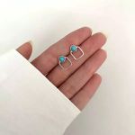 BRINCO QUADRADO PEDRA TURQUESA PRATA 925