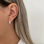 ARGOLINHA CRAVEJADA M ESTRELHAS VAZADAS PRATA 925