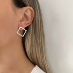 BRINCO TRIÂNGULO VAZADO PRATA 925